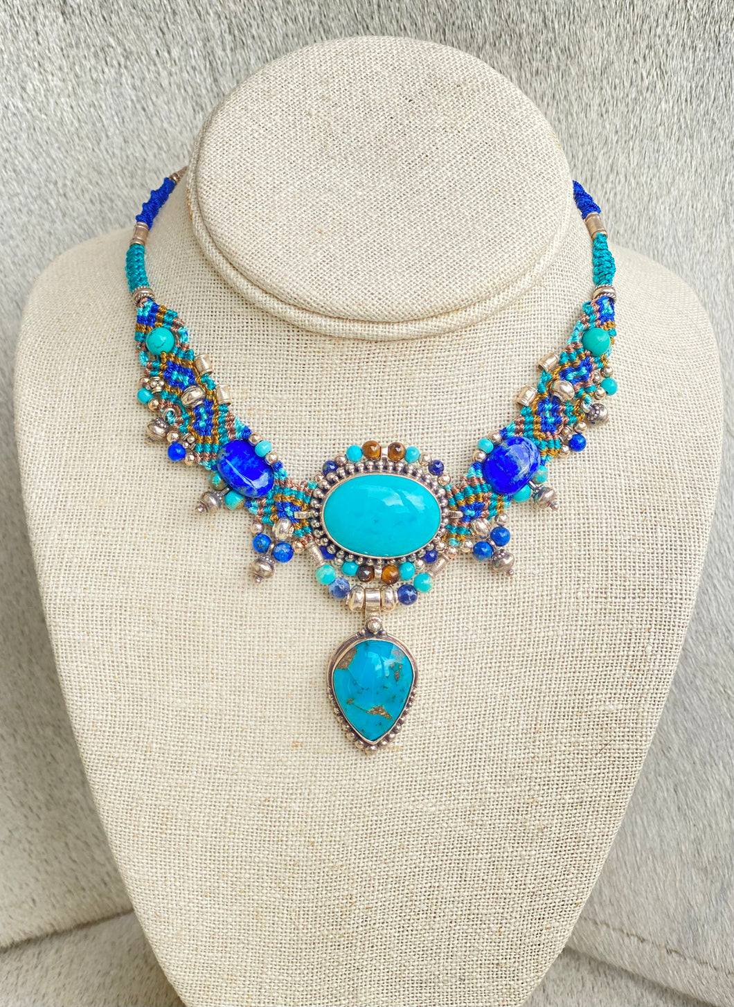 Macramé Choker Turquoise and Lapis