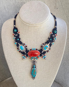 Macramé Pendant Choker Spiny Oyster and Turquoise