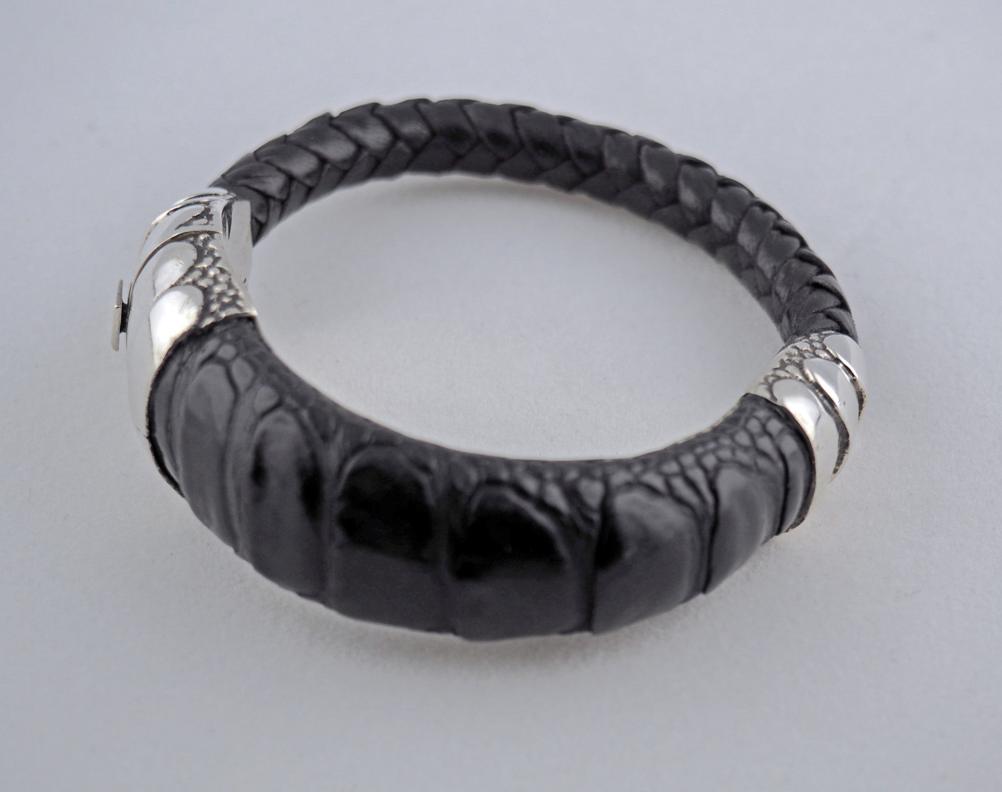 Hand-crafted Maroon Narrow Ostrich & Silver Bracelet – Onyx and Antler