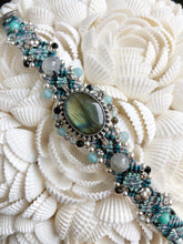Load image into Gallery viewer, Beaded Macramé Bracelet by Isha Elafi SB22010
